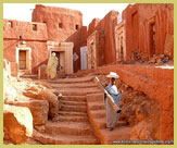 Typische lemen architectuur aan de trans-Sahara handel binnenstad van Oualata, een van de vier oude ksour van Mauritanië om te worden aangewezen als een UNESCO world heritage site